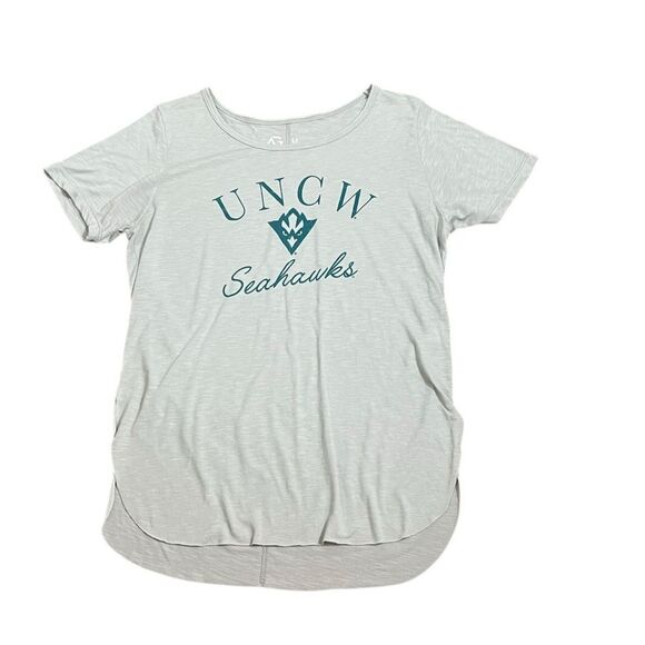 UNC Wilmington Seahawks Light Gray Women's Top, Size M - Picture 1 of 5